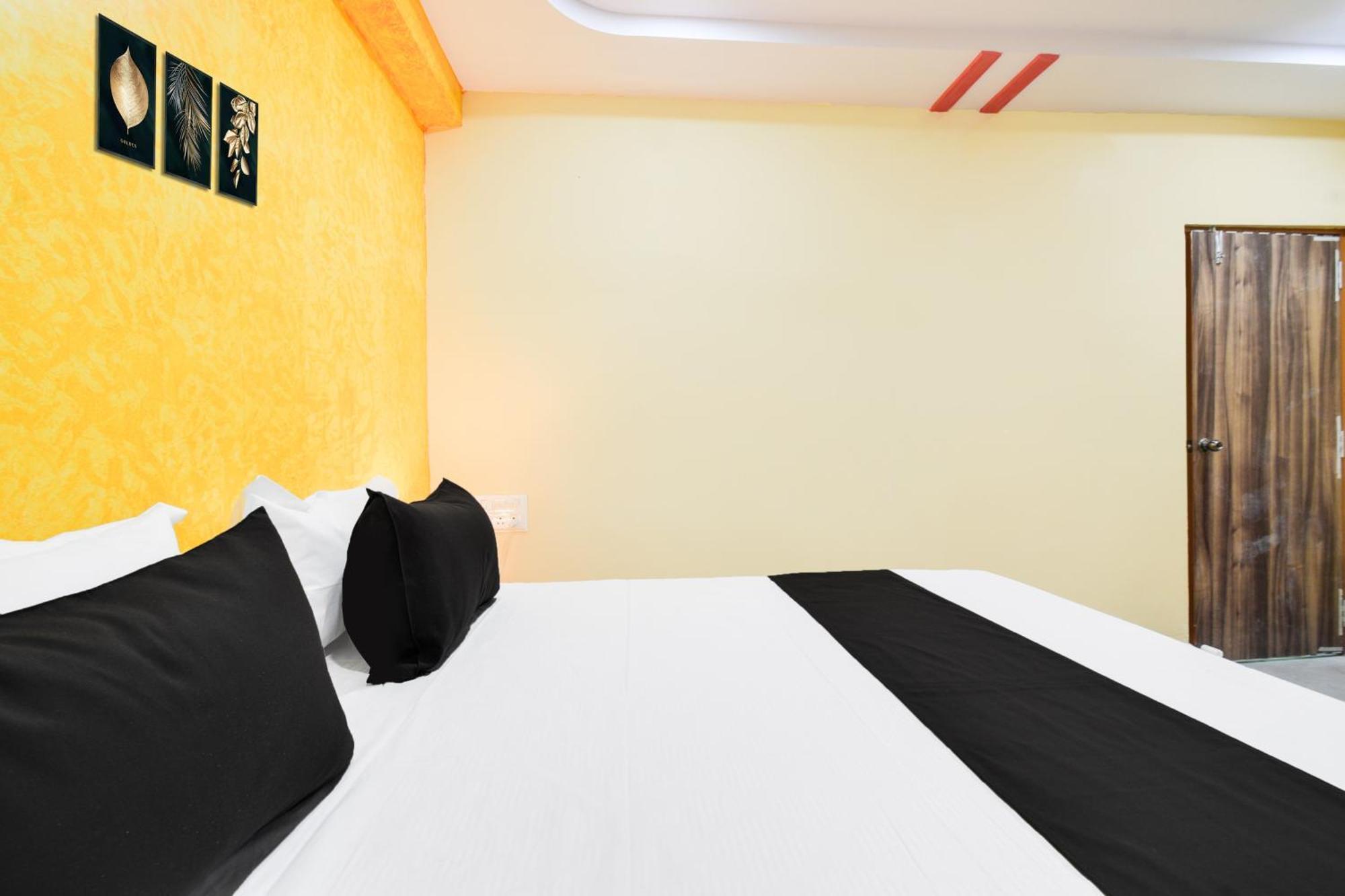 Hotel O Lucky Grand Хайдарабад Экстерьер фото